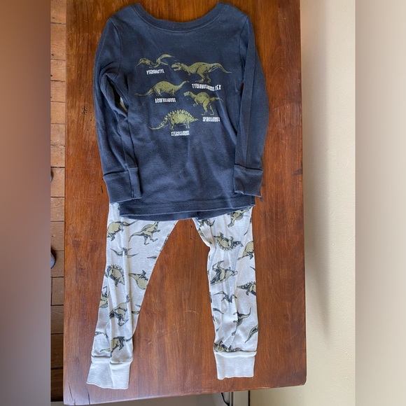 2t Dinosaur pajamas lot, various brands (see photos) - Picture 4 of 9
